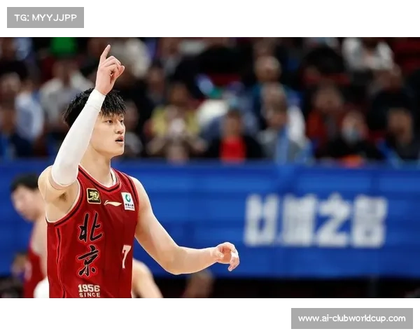 太阳篮网半场激战托马斯独揽15分火拼曾凡博替补席静候机会